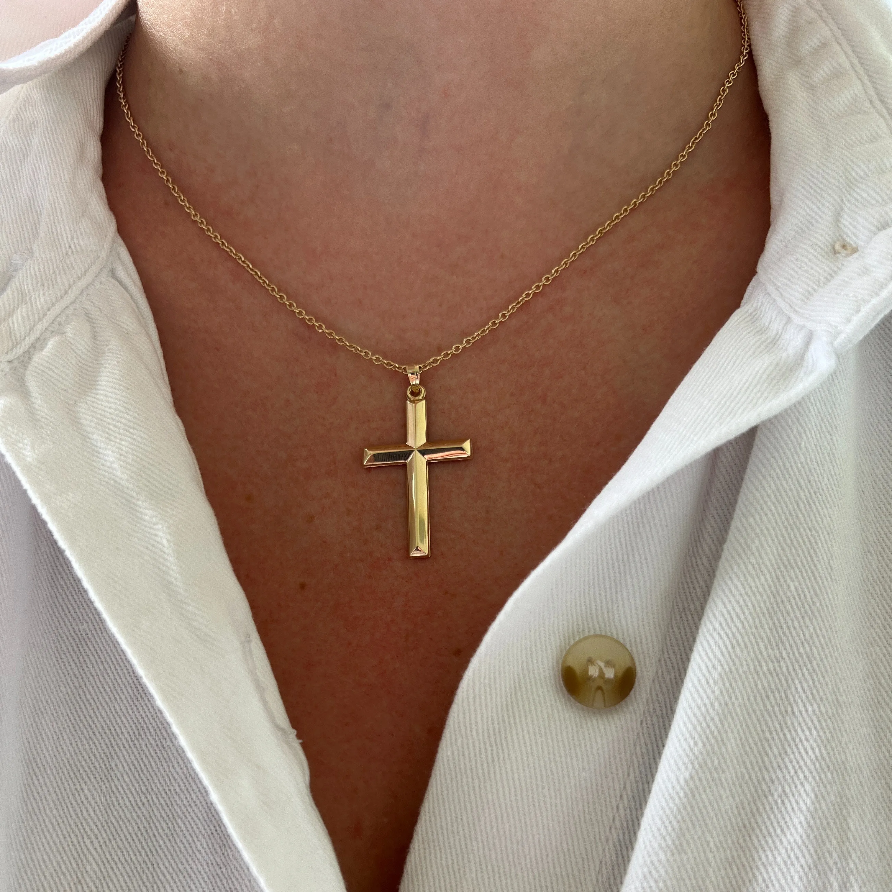 14K YELLOW GOLD SIMPLE CROSS PENDANT
