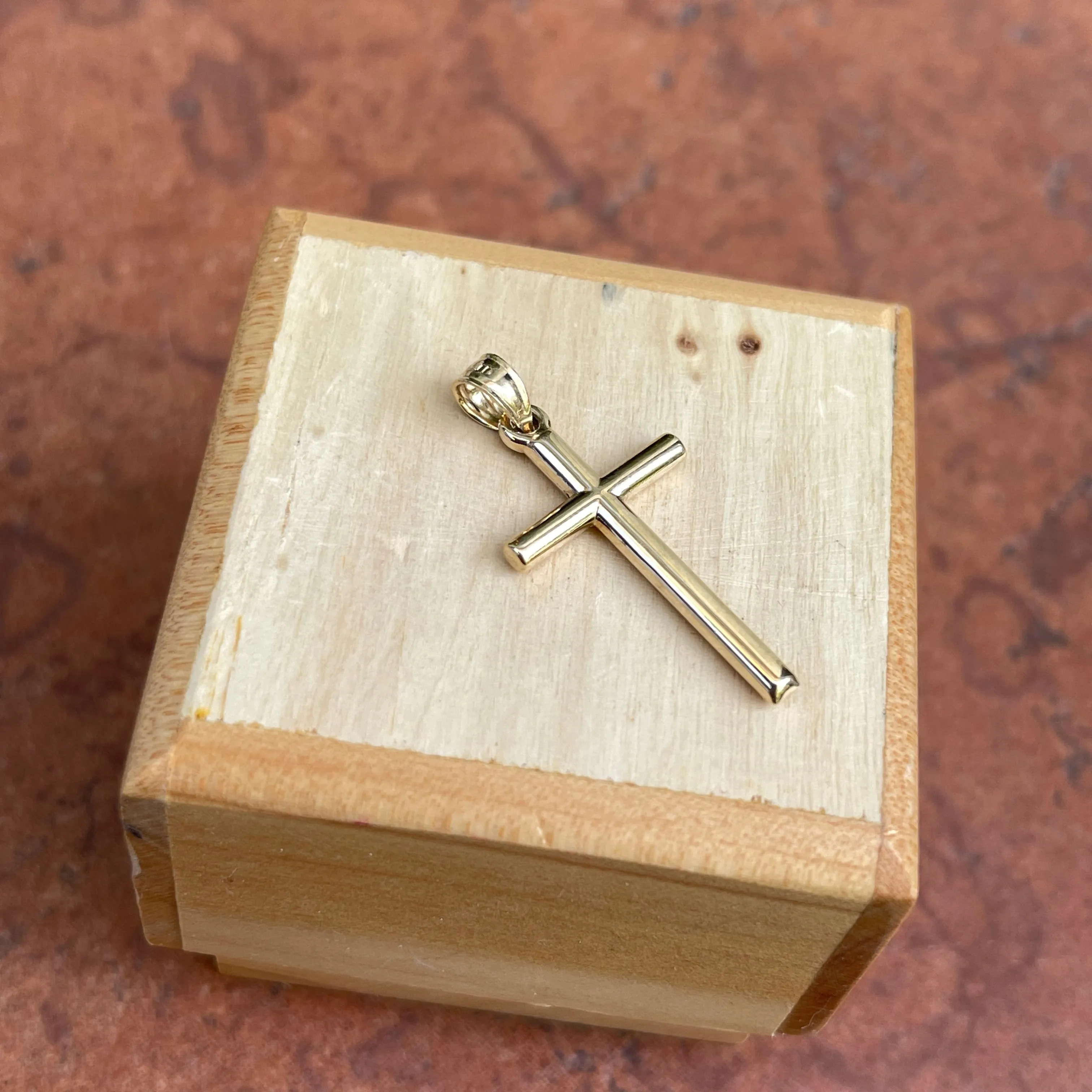 14KT Yellow Gold Simple Cross Pendant 31mm