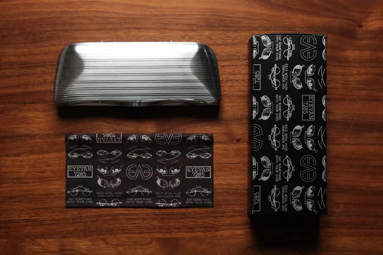 792 - 112 - Black Grey