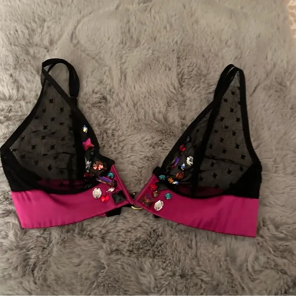 Damaris Chiacchiere Black Silk Square Pattern MeshV-Plunge Jeweled PinkSatin Bra