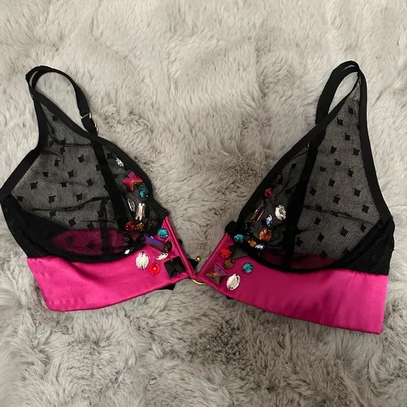 Damaris Chiacchiere Black Silk Square Pattern MeshV-Plunge Jeweled PinkSatin Bra