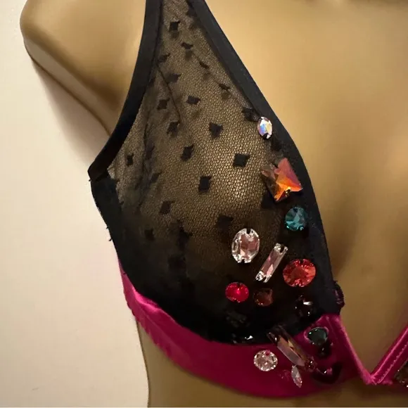 Damaris Chiacchiere Black Silk Square Pattern MeshV-Plunge Jeweled PinkSatin Bra