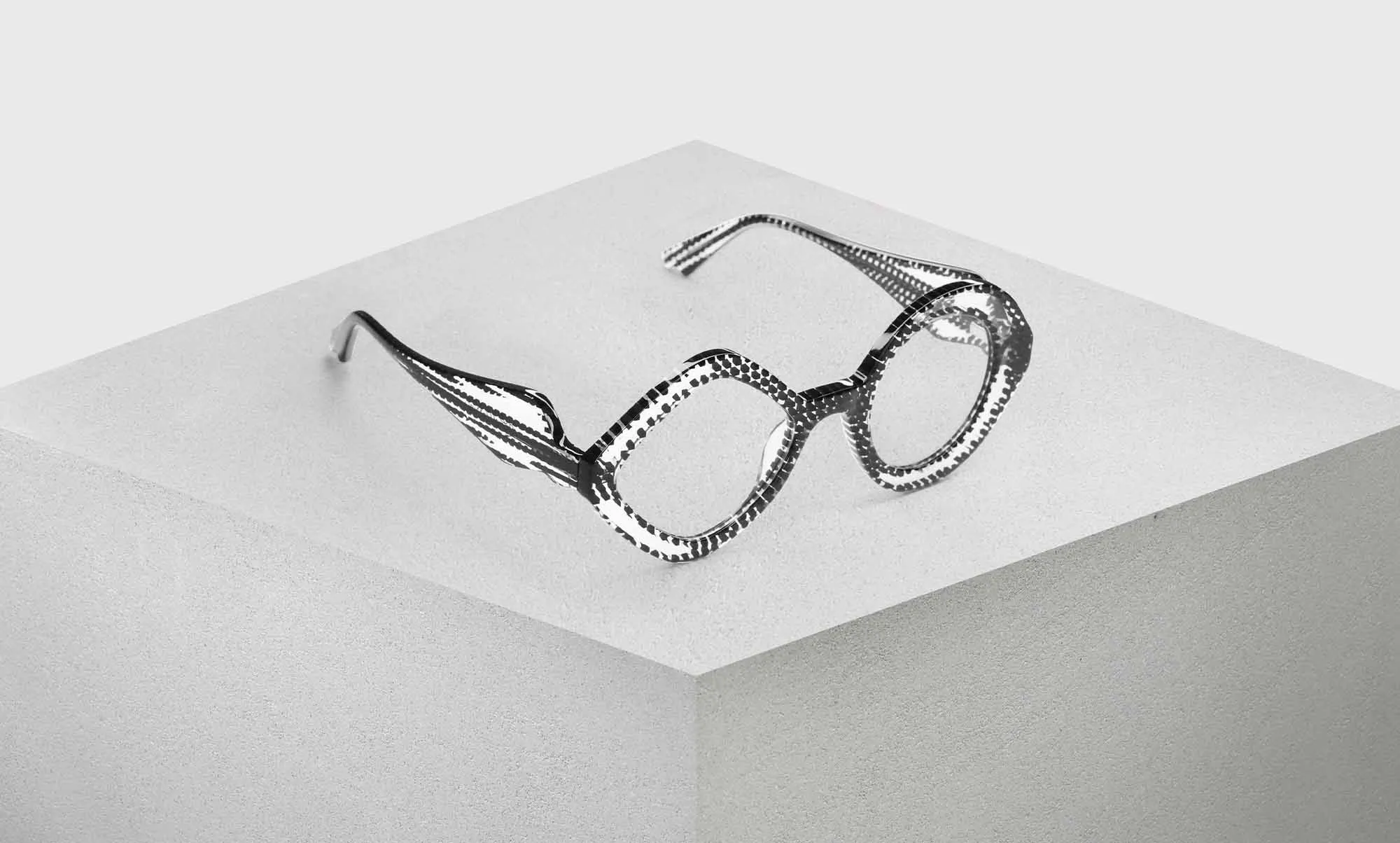 Eh-Symmetrical Readers