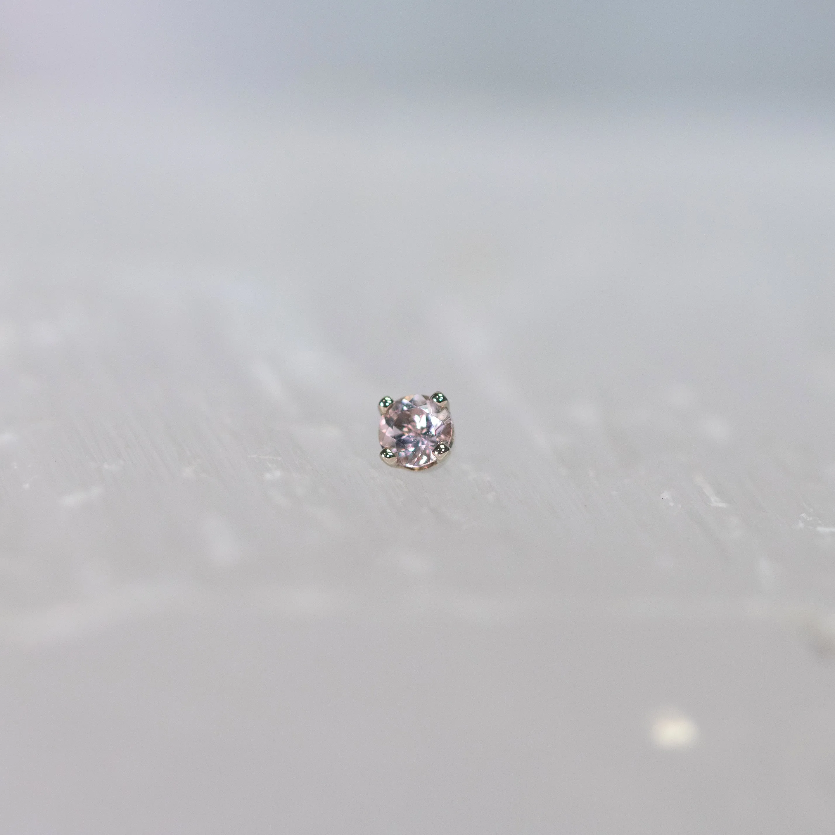 Morganite in Prong Setting 18g/16g Threaded End