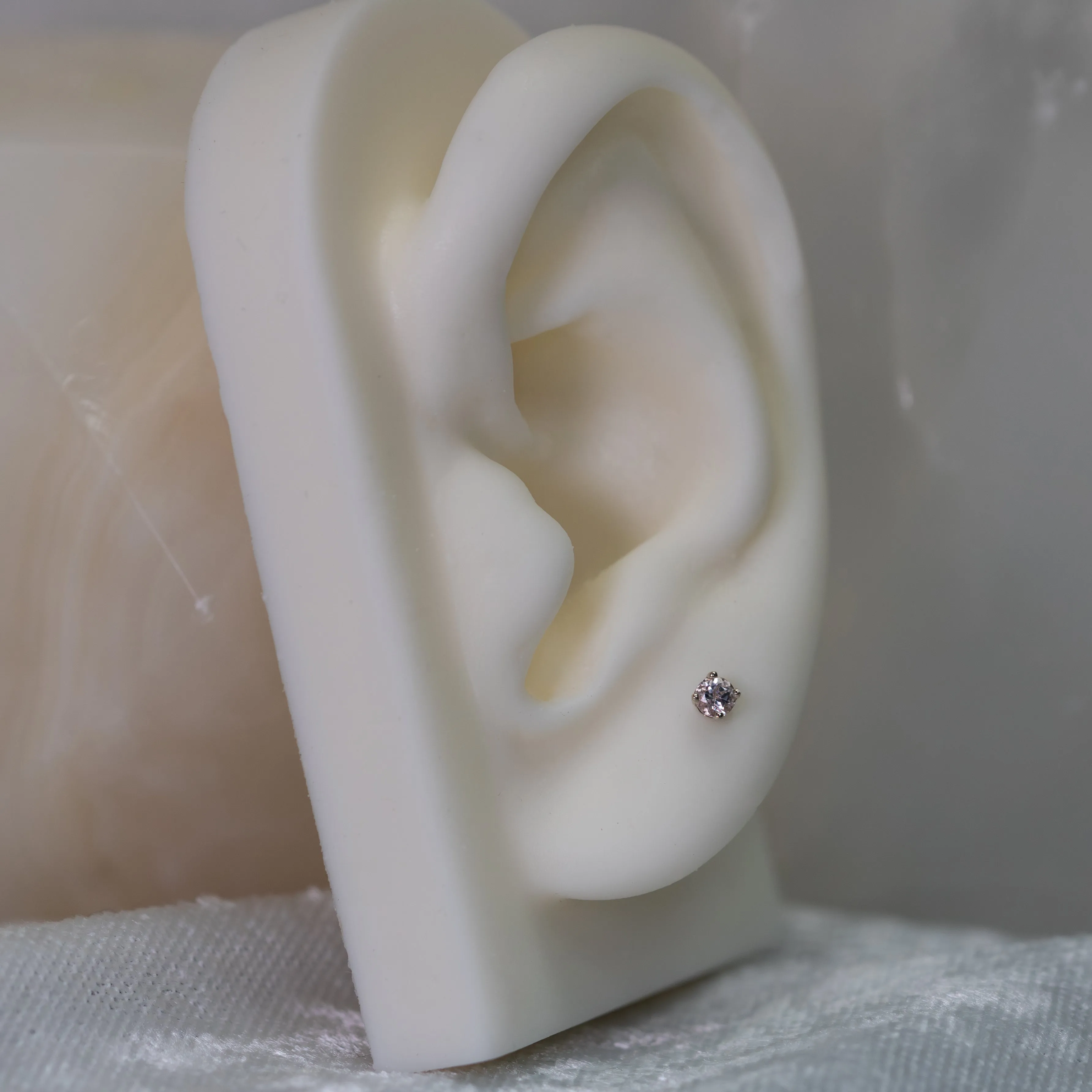 Morganite in Prong Setting 18g/16g Threaded End