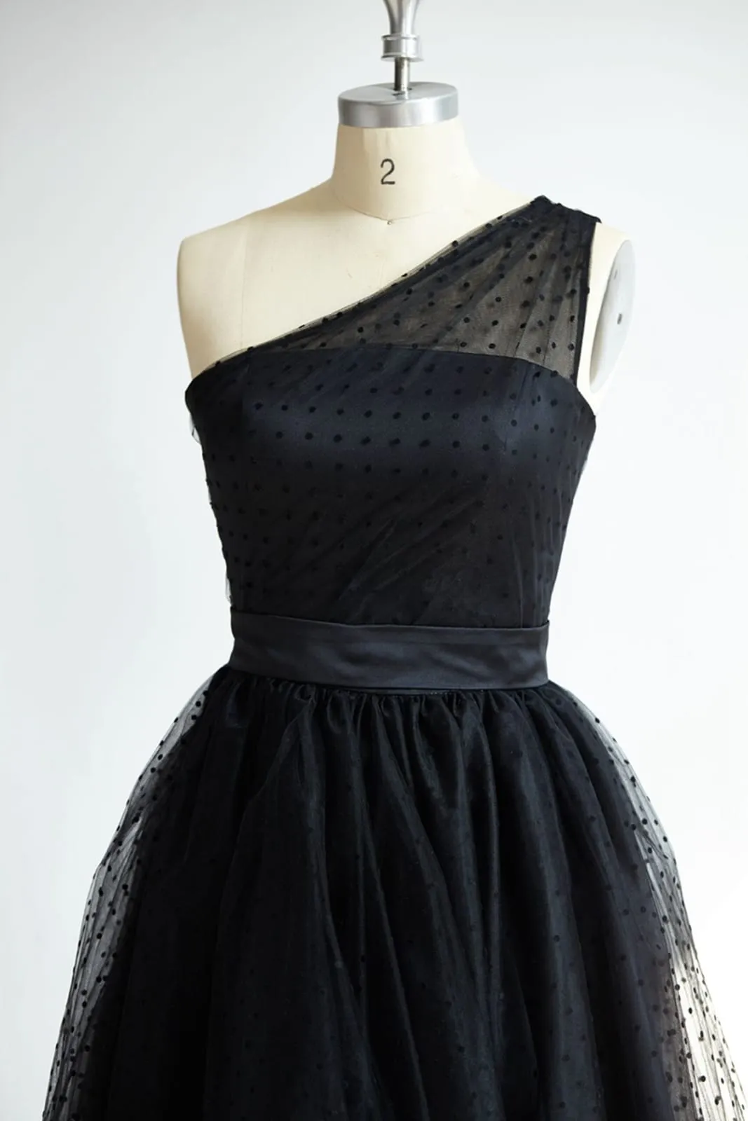 One Shoulder Black Polk Dot Tulle Short Tea Length Prom Party Dress