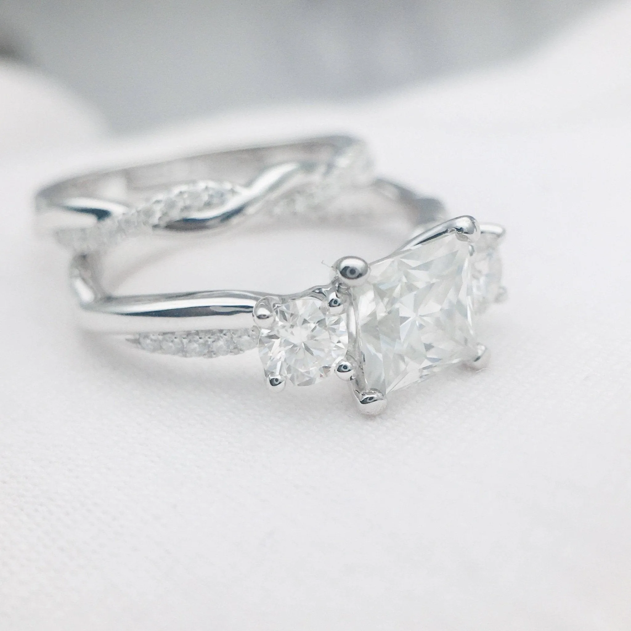 Princess Cut Diamond Twist Wedding Ring Set