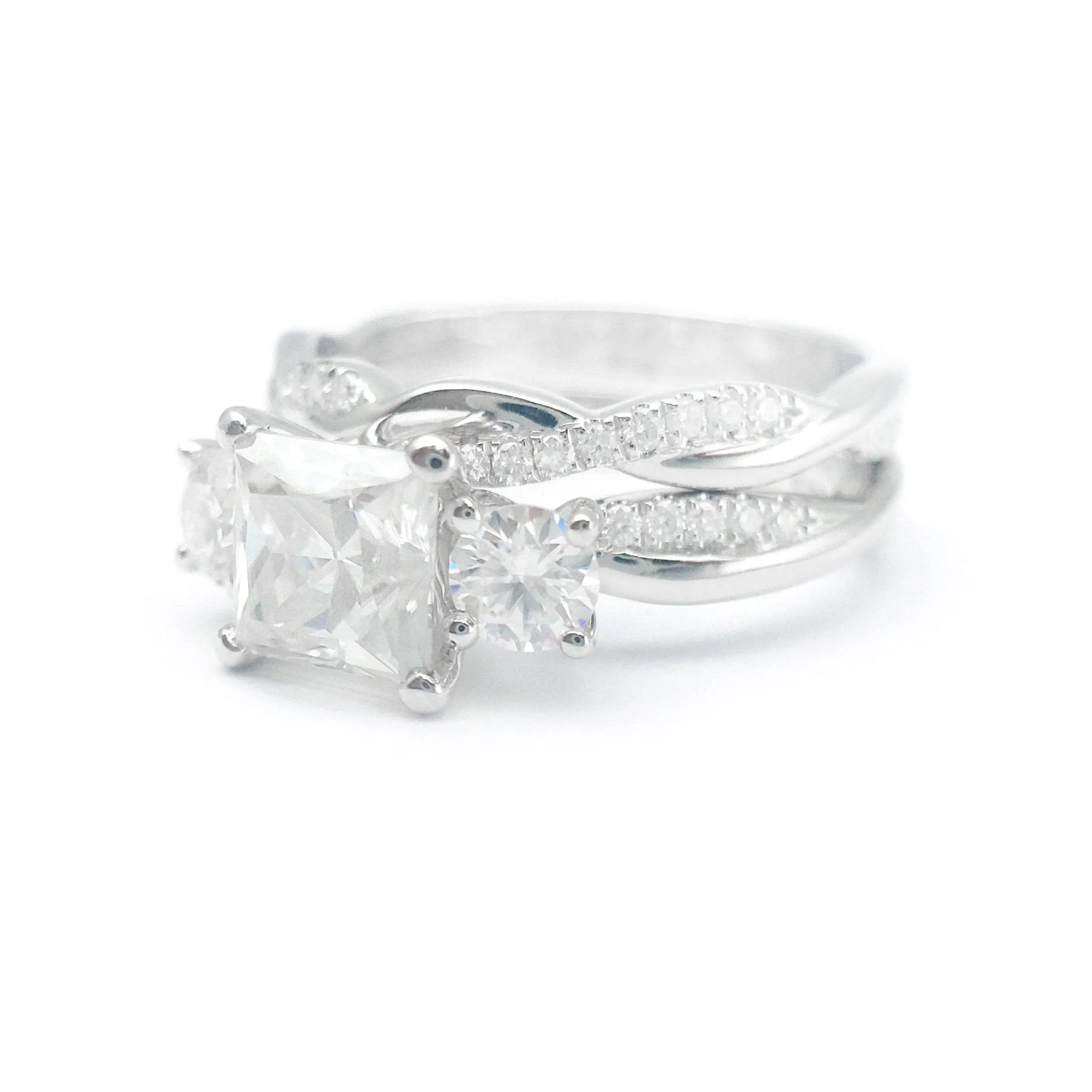 Princess Cut Diamond Twist Wedding Ring Set