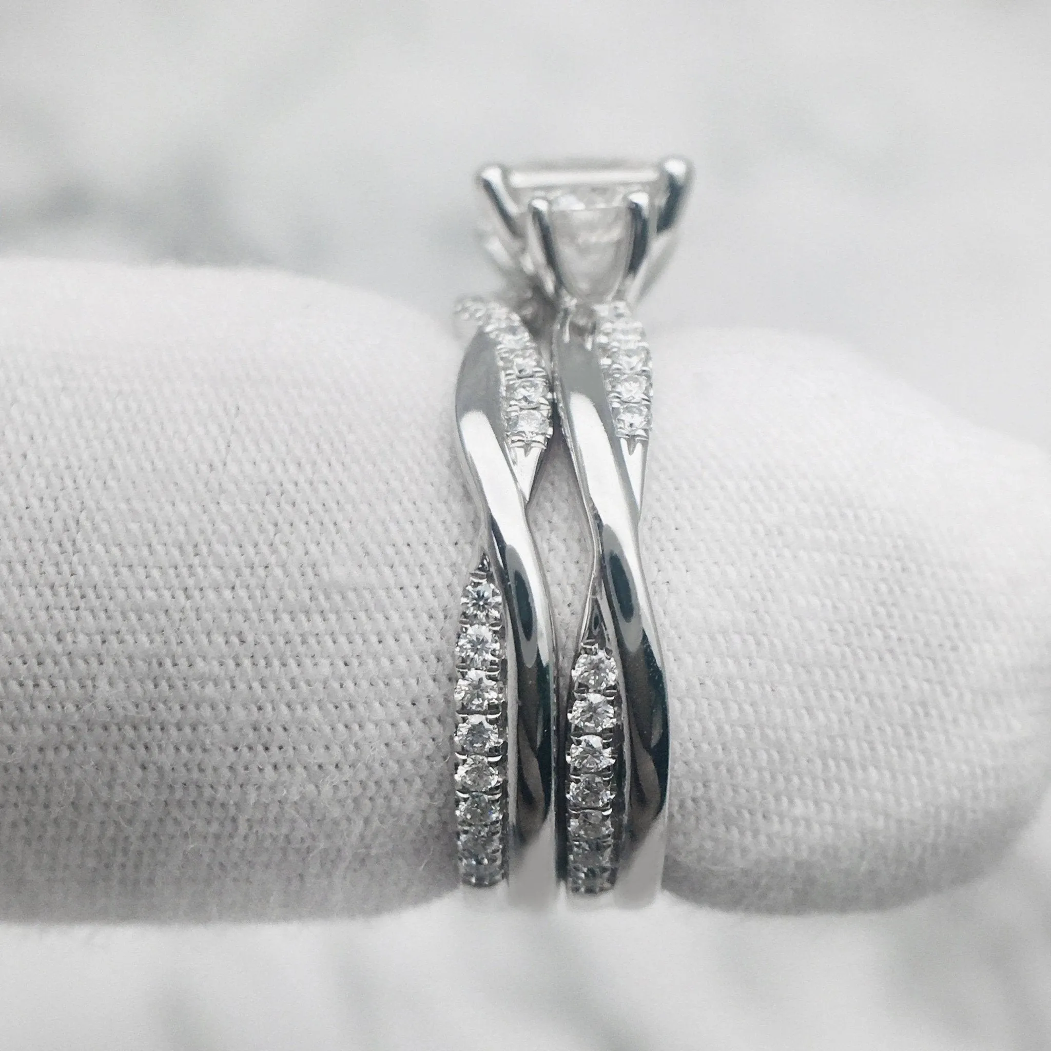 Princess Cut Diamond Twist Wedding Ring Set