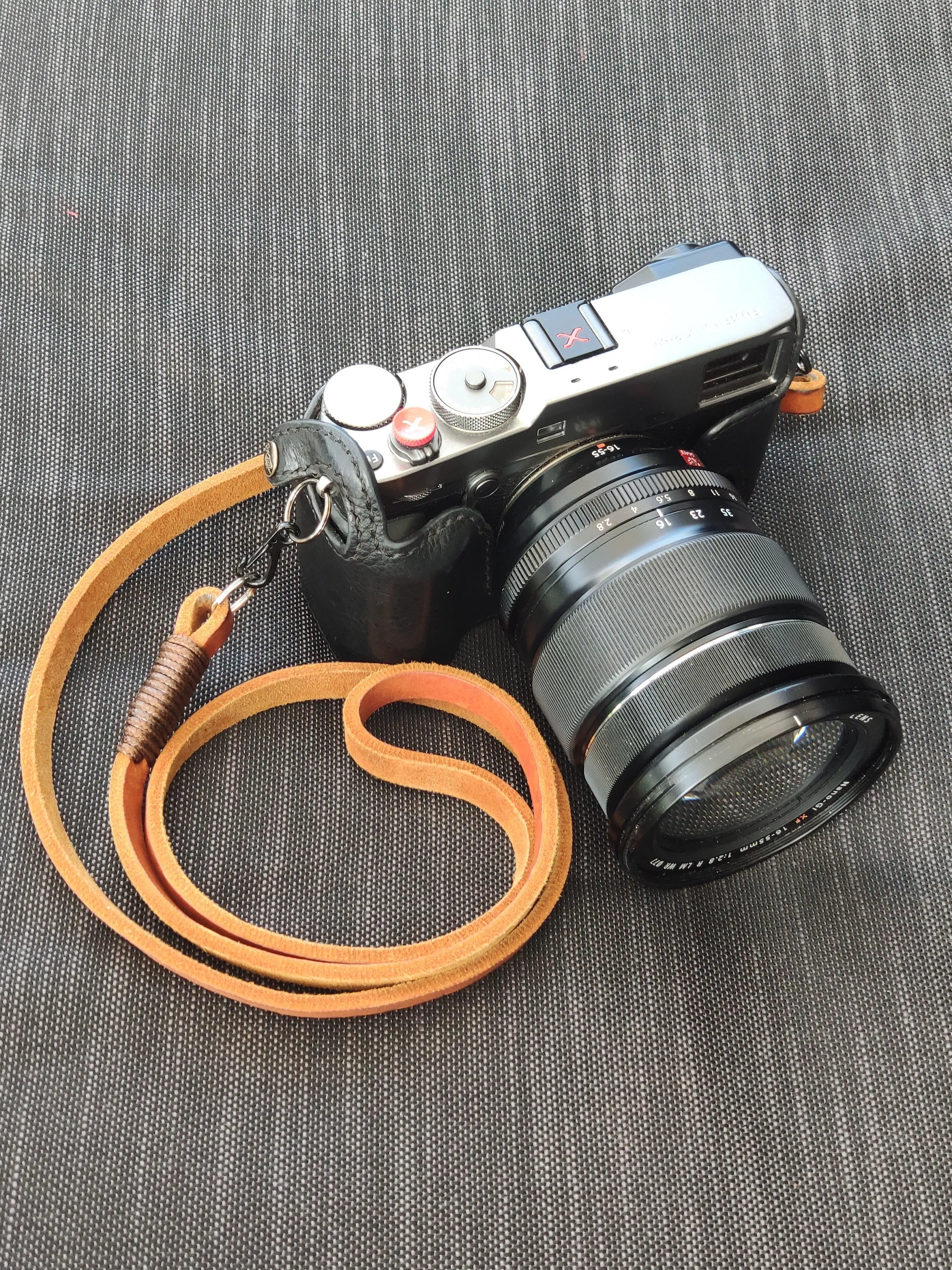 Real Pull-Up  Waxed Leather Camera Strap - Cognac 10mm