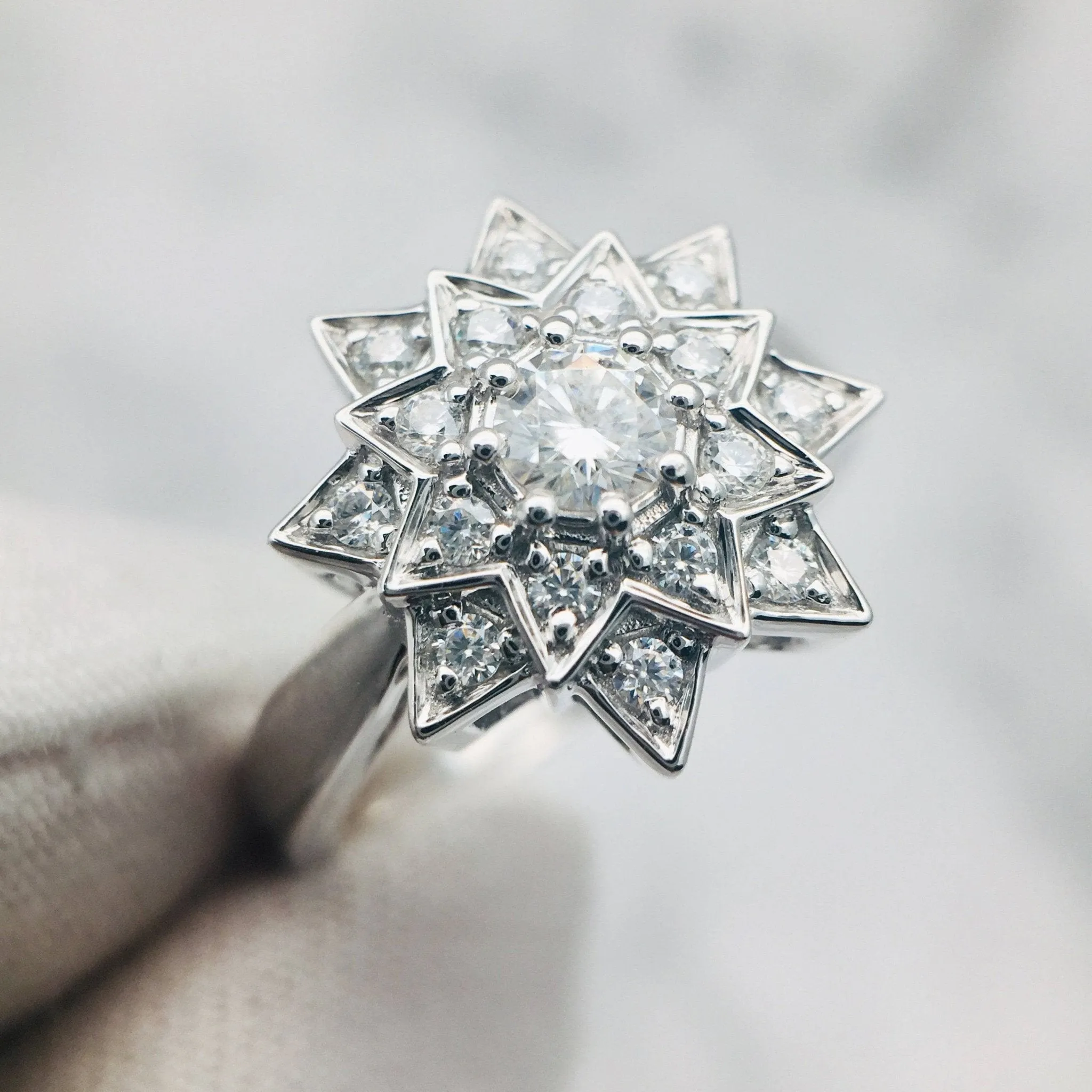 Round Diamond Vintage Sunflower Design Engagement Ring