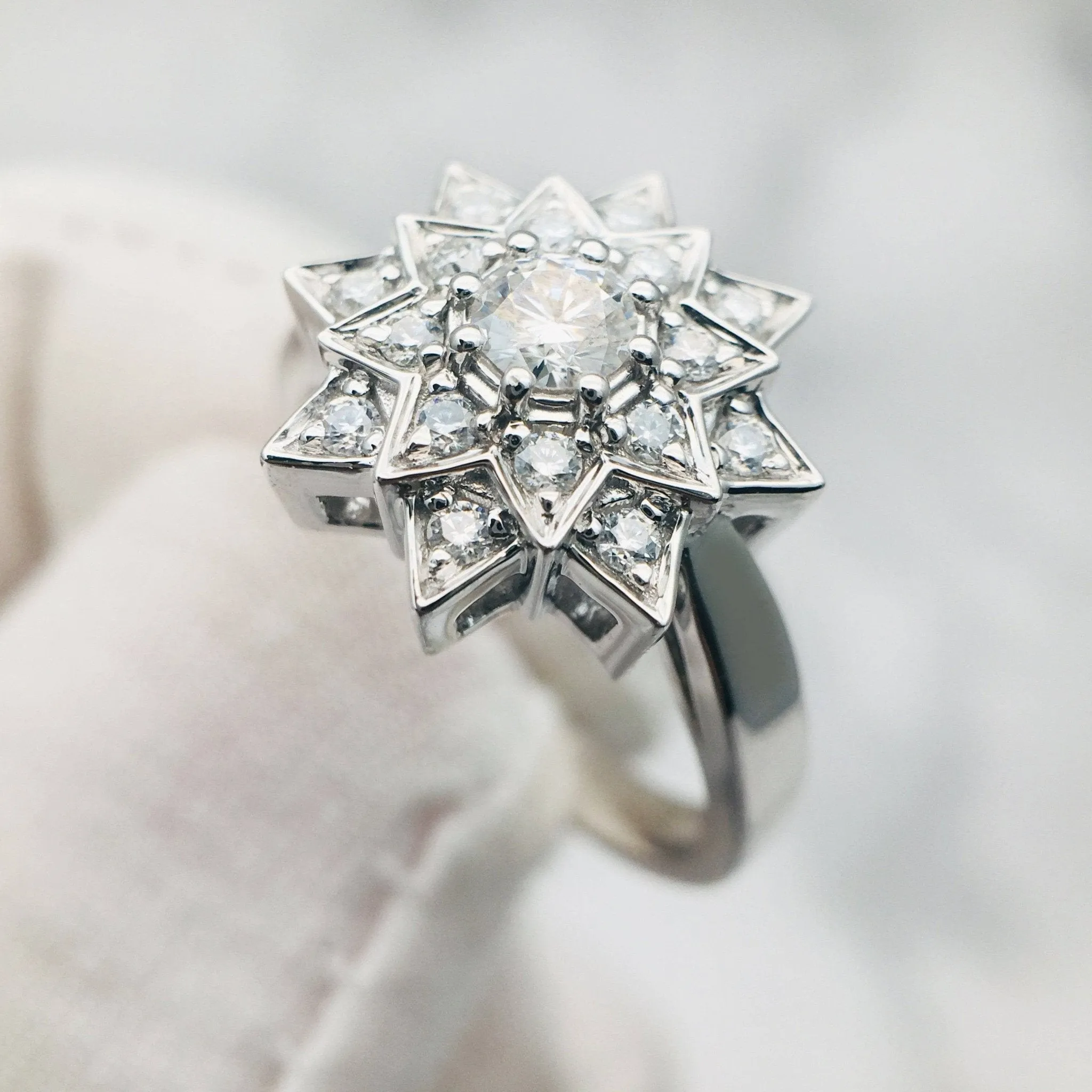 Round Diamond Vintage Sunflower Design Engagement Ring