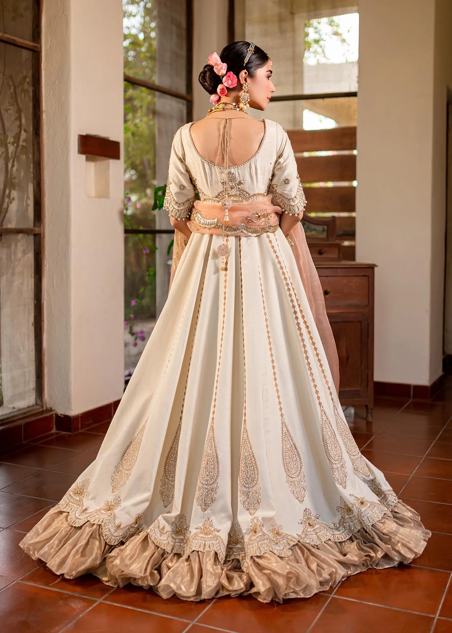 Traditional Ivory Pakistani Wedding Wear Pishwas Frock with Dupatta